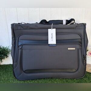 Samsonite
X-Tralight 3" Ultravalet Garment Bag Dark Gray
Carry-on NEW